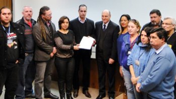 BANRISULENSES ENTREGAM PAUTA ESPECFICA E AGUARDAM RESPOSTA DO BANCO