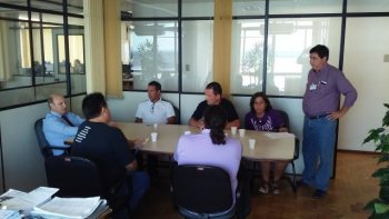 BANRISULENSES DEBATEM FECHAMENTO DE AGNCIAS COM SUPERINTENDENTE DE RH