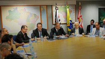 GOVERNO NEGOU A REPRESENTANTES DAS CENTRAIS SINDICAIS A REVOGAO DE MEDIDAS