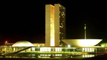 ESCNDALOS E MAIS ESCNDALOS