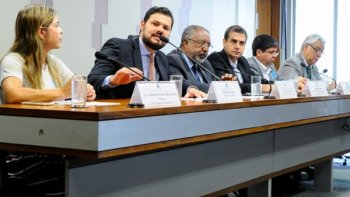 RESCISO DE CONTRATO DE TRABALHO SEM SINDICATO FRAGILIZA EMPREGADO, APONTA DEBATE NO SENADO