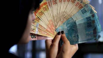 BANCOS ENCORAJAM RESTRIO AO PAPEL MOEDA PARA EVITAR LAVAGEM DE DINHEIRO