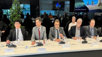 CAMPANHA SALARIAL 2024: FEEB/SC PARTICIPA DA ENTREGA DAS PAUTAS DE REIVINDICAES DOS BANCRIOS A FENABAN