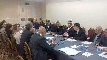 PROBLEMAS DE SADE DENTRO DOS BANCOS SO DEBATIDOS EM REUNIO DA CONTEC COM A FENABAN