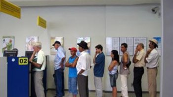 PAGAR CONTA NO CAIXA  DIREITO, MAS BANCOS IGNORAM