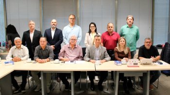 SANTANDER TRAVA AVAN�O NO PPRS E MANT�M PEND�NCIAS NA MESA COM A CONTEC