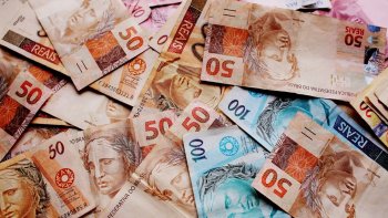 METADE DOS TRABALHADORES APONTA O DINHEIRO COMO MAIOR CAUSA DE PREOCUPAO, DIZ PESQUISA