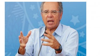 PAULO GUEDES VOLTA A AMEAAR FUNDOS DE PENSO DOS TRABALHADORES