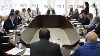 FRUM SINDICAL DOS TRABALHADORES ESTABELECE FRENTES DE RESISTNCIA CONTRA A REFORMA TRABALHISTA
