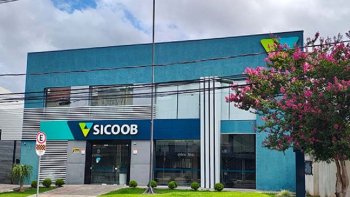 ENQUANTO OS BANCOS TRADICIONAIS FECHAM AGNCIAS, AS COOPERATIVAS DE CRDITO VO NA DIREO OPOSTA