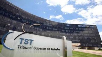 ATENDENTES DE TELEMARKETING OBTM NO TST VNCULO DE EMPREGO COM BANCOS