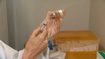 VACINAO CONTRA A GRIPE COMEA NESTA SEGUNDA-FEIRA EM TODO O PAS 